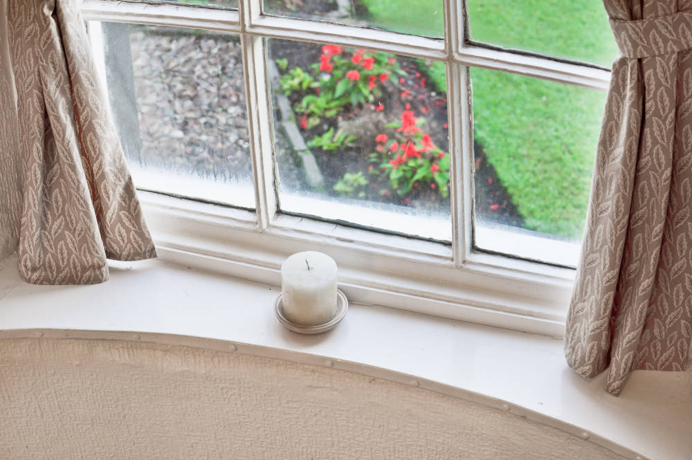 A guide to cleaning your wooden sash windows safely