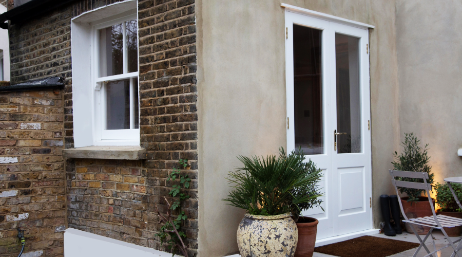 Common Problems with Sash Windows and Wooden Doors and How to Fix Them