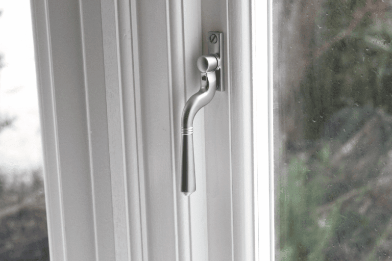 Casement window handle